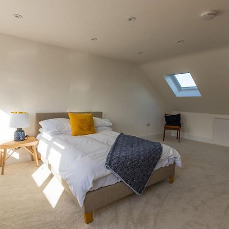 Amazing New 3 Double Bed House In Staple Hill! Apartment Bristol Bagian luar foto
