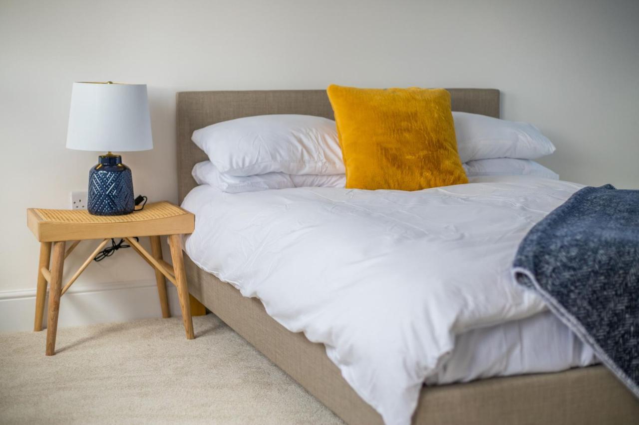 Amazing New 3 Double Bed House In Staple Hill! Apartment Bristol Bagian luar foto