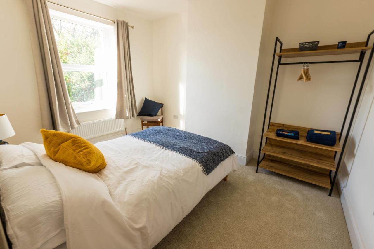 Amazing New 3 Double Bed House In Staple Hill! Apartment Bristol Bagian luar foto