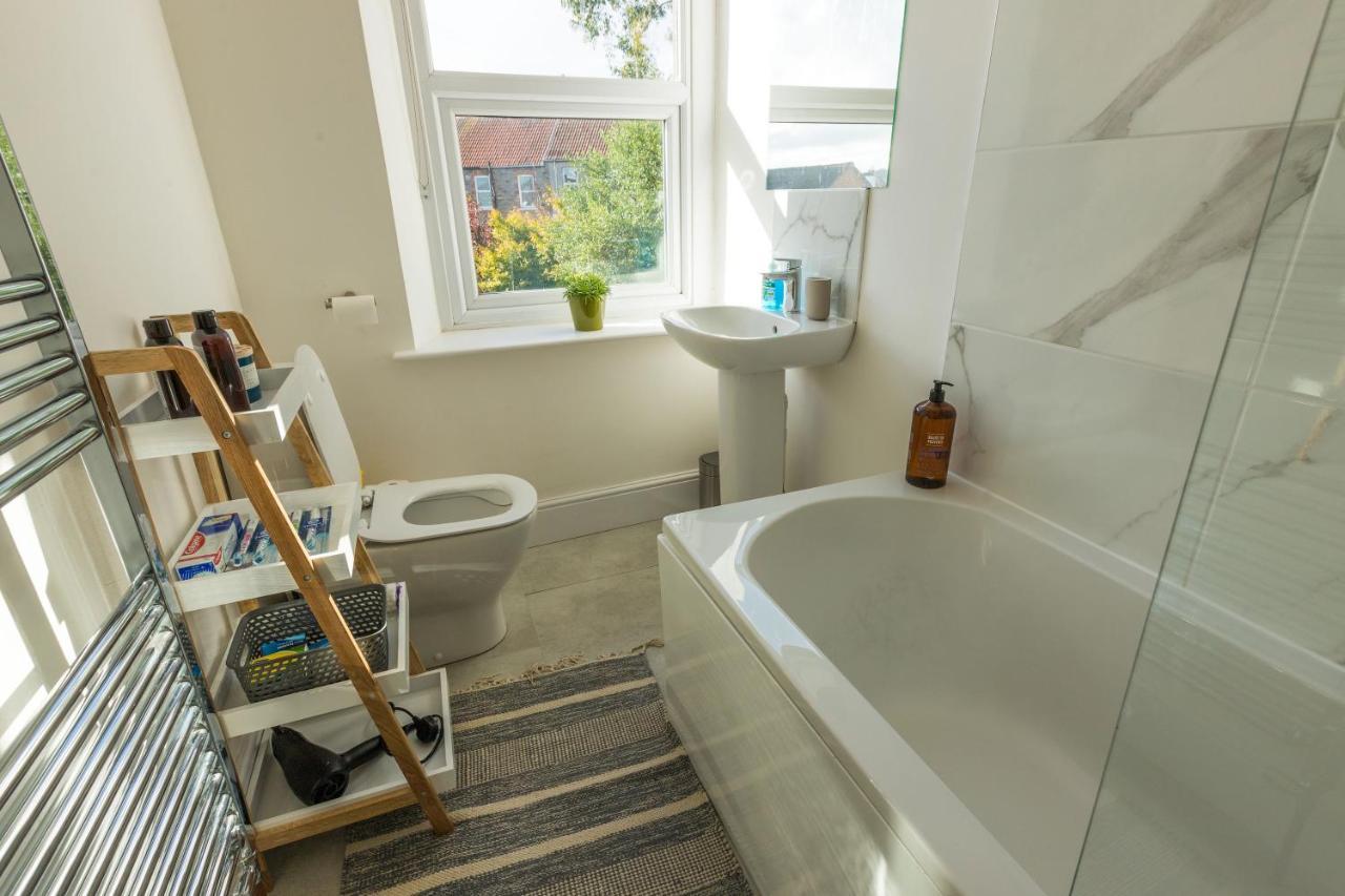 Amazing New 3 Double Bed House In Staple Hill! Apartment Bristol Bagian luar foto