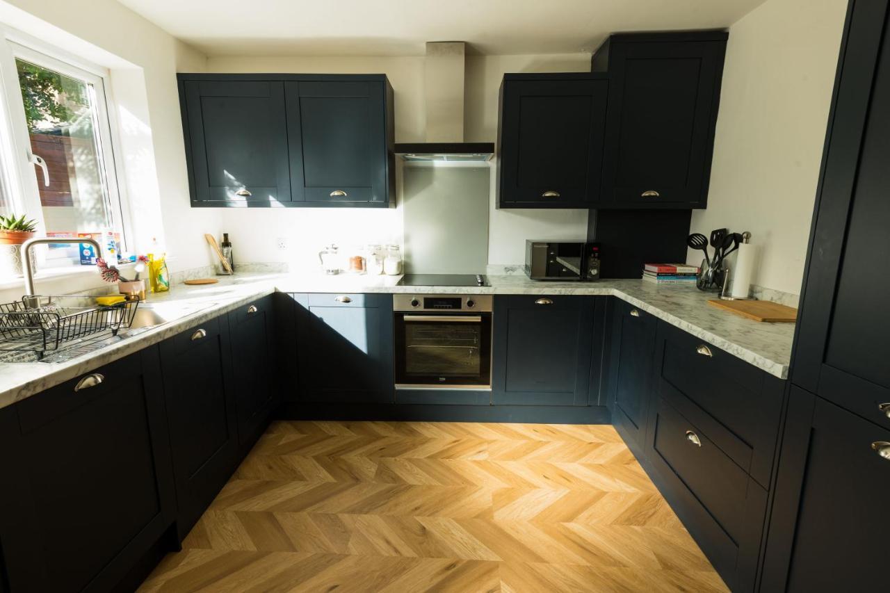 Amazing New 3 Double Bed House In Staple Hill! Apartment Bristol Bagian luar foto