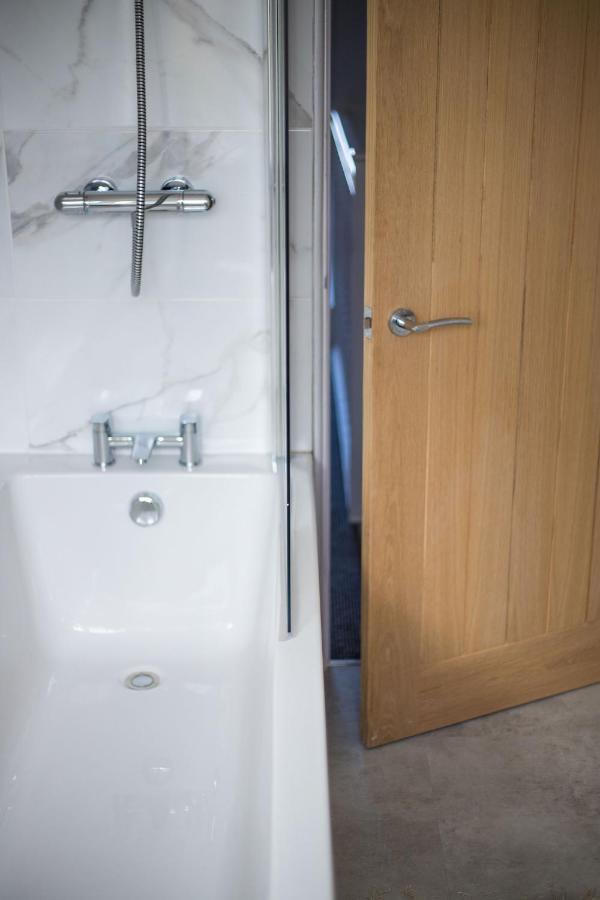 Amazing New 3 Double Bed House In Staple Hill! Apartment Bristol Bagian luar foto