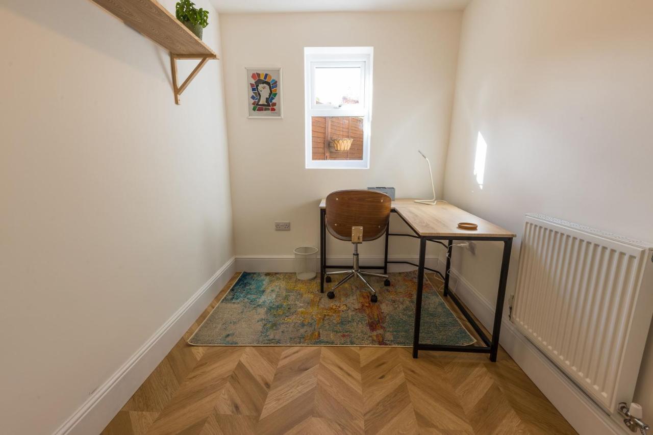 Amazing New 3 Double Bed House In Staple Hill! Apartment Bristol Bagian luar foto