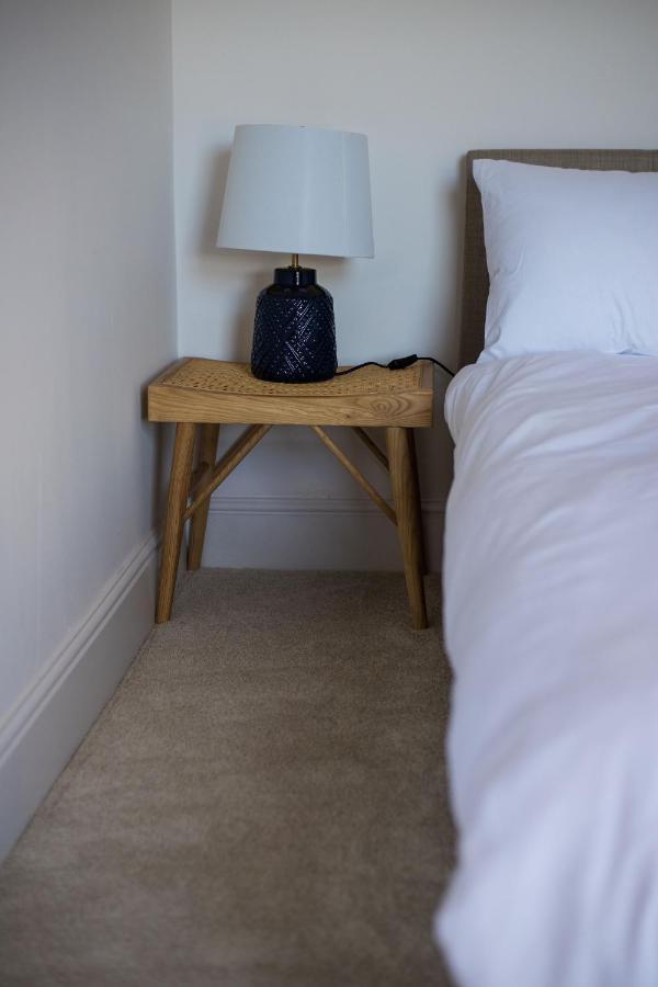 Amazing New 3 Double Bed House In Staple Hill! Apartment Bristol Bagian luar foto