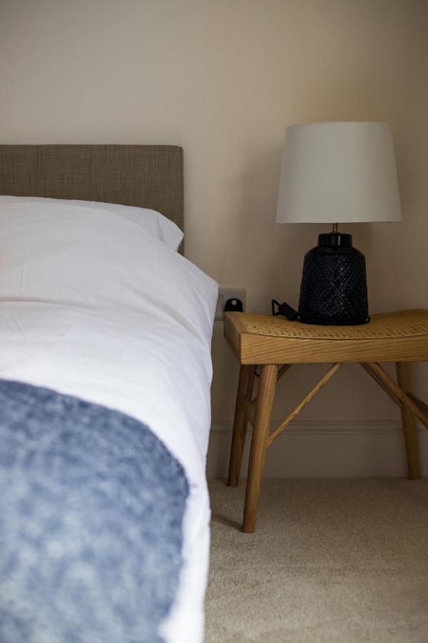Amazing New 3 Double Bed House In Staple Hill! Apartment Bristol Bagian luar foto